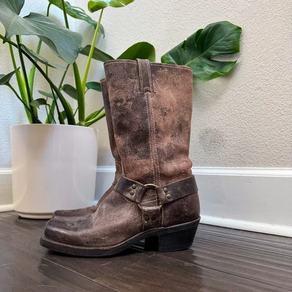 Frye Harness 12R Moto Leather Boots 77309 CHOCOLATE BROWN Women’s Sz 8.5 - Picture 1 of 9